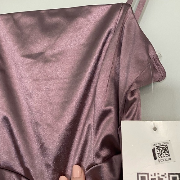 Emerald Sundae Juniors' Ruched Asymmetric Bodycon Dress - Picture 5 of 8